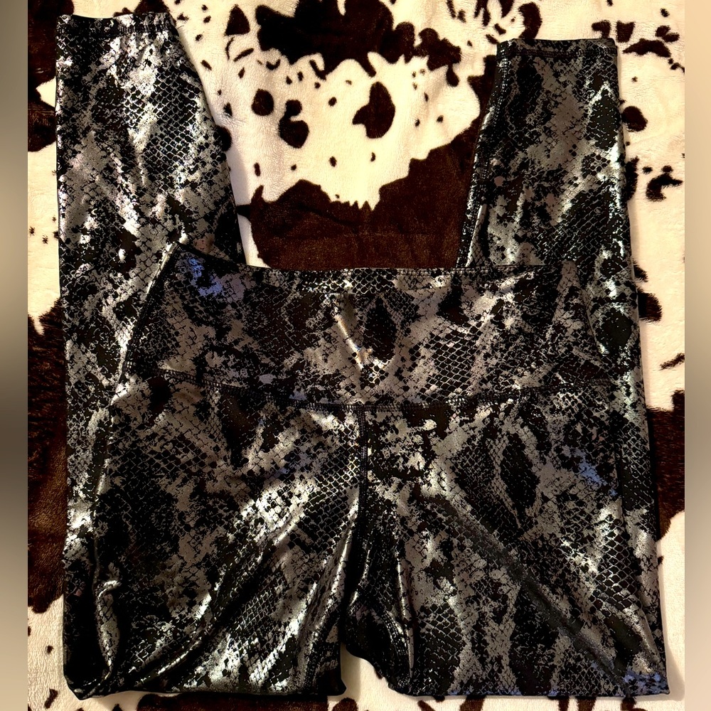 Stretchy animal print leggings